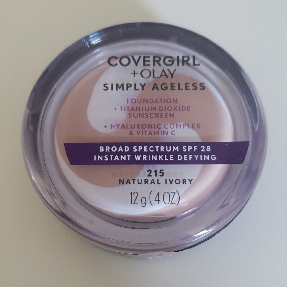 COVERGIRL Simply Ageless Foundation - Natural Ivory SPF 28